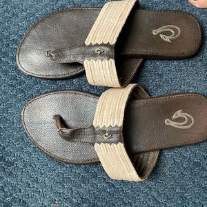 OluKai size 7 sandal